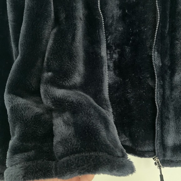 Navy blue fluffy coat - Picture 3 of 3